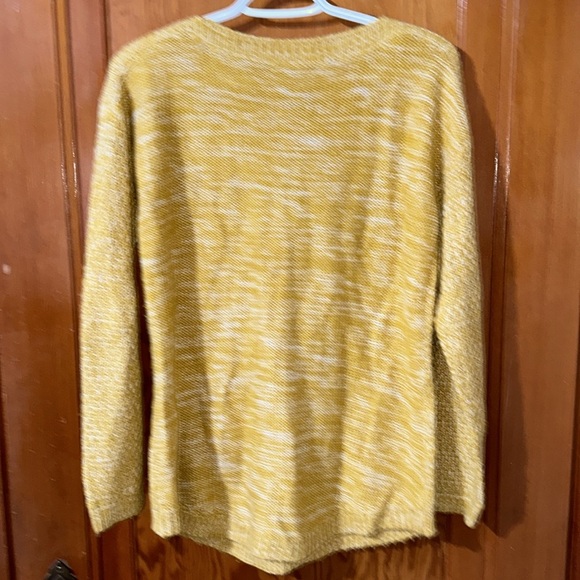 2/$10 Women’s yellow hooked up sweater size medium. - Picture 5 of 5